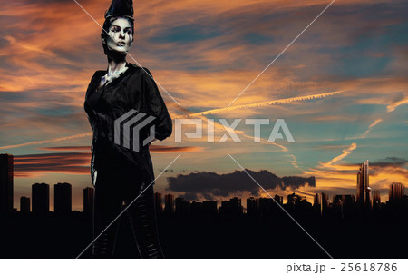 Woman Woman 25618786