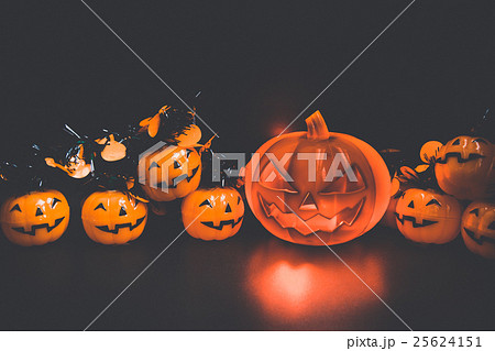 Halloween pumpkin party, happy pumpkin and friends Halloween pumpkin party, happy pumpkin and friends 25624151