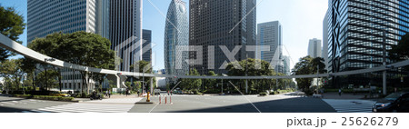 西新宿　新宿警察署裏の交差点 25626279