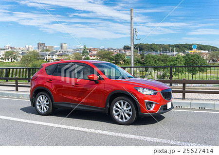 ドライブ 乗用車  SUV多用途車　道路走行 25627414