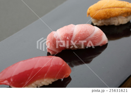 寿司盛り合わせ 25631621