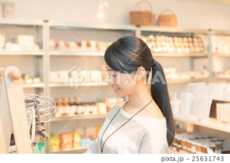 shopping complex　　　　　撮影協力：TENOHA DAIKANYAMA 25631743