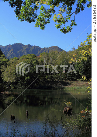 秋山郷　初秋の天池 25636433