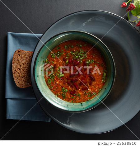 bowl of bean soup 25638810
