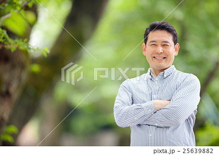 ポートレート・ミドル男性の写真素材 [25639882] - PIXTA