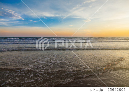 Beautiful gold sunset on the sea. Beautiful gold sunset on the sea. 25642005