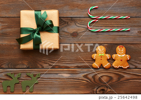 Christmas homemade decoration flat lay Christmas homemade decoration flat lay 25642498
