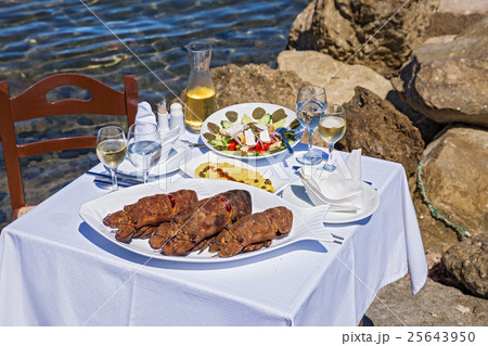 Table to dinner Navy pier 25643950