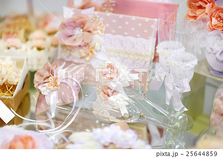 Some beautiful wedding accessories 25644859