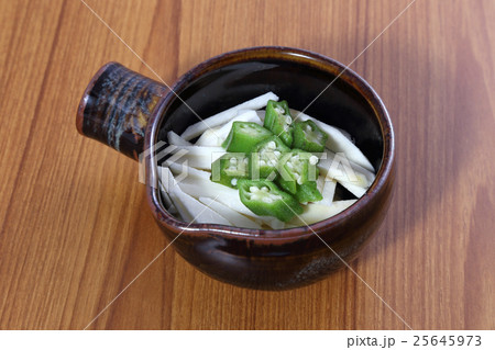 ヤマトイモとオクラの千切り ヤマトイモとオクラの千切り 25645973