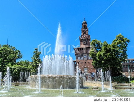 Castello Sforzesco in Milan view with fountain Castello Sforzesco in Milan view with fountain 25646802