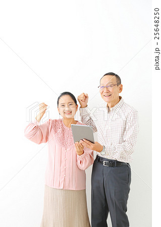 ダブレット　シニア夫婦　ライフスタイル 25648250