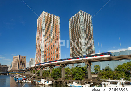 高層マンションと東京モノレール 高層マンションと東京モノレール 25648398