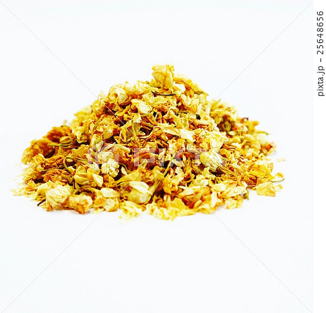 ハーブの背景素材・不老長寿のお茶とされてきたハーブティーの女王ジャスミンティー・白バック正方形アップ 25648656