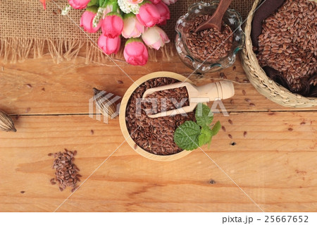 Flax seeds Flax seeds 25667652