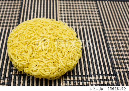 インスタント麺 25668140