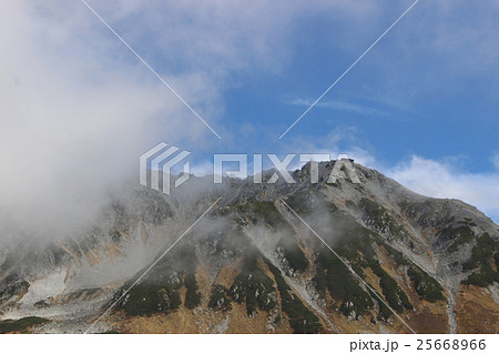 後立山連峰の雄山 25668966