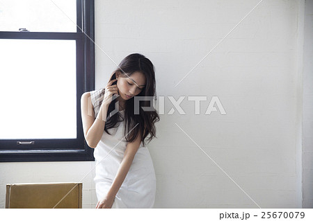 女性　ポートレート 25670079
