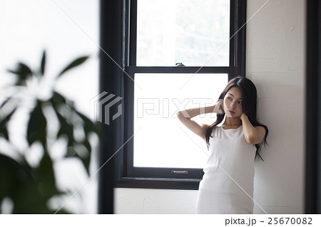 女性　ポートレート 25670082