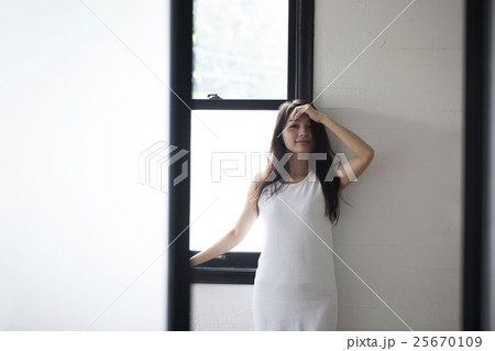 女性　ポートレート 25670109