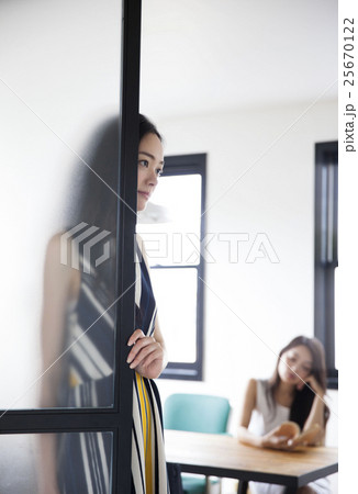 女性　ポートレート 25670122