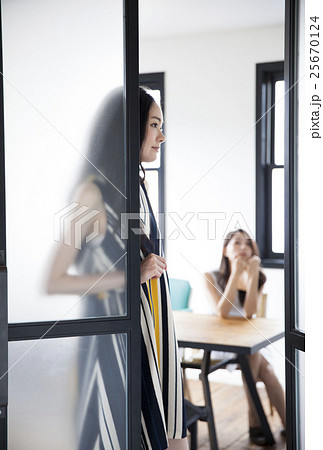 女性　ポートレート 25670124