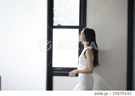 女性　ポートレート 25670142