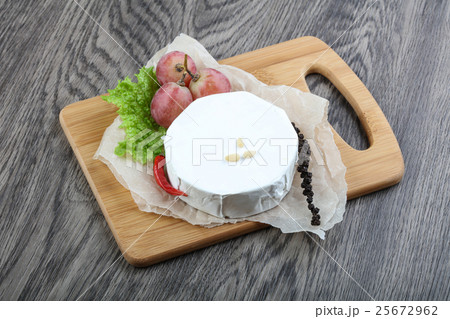 Brie cheese Brie cheese 25672962