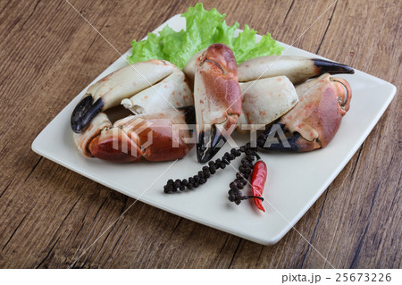 Crab claws Crab claws 25673226