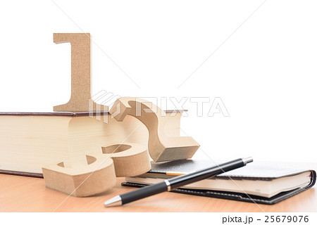 本と数字の１２３　学習の手順　スケジュール　白背景 25679076
