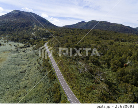ニセコ パノラマラインと大谷地湿原 空撮 ニセコ パノラマラインと大谷地湿原 空撮 25680693