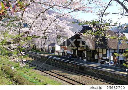 春の湯野上温泉駅 25682790