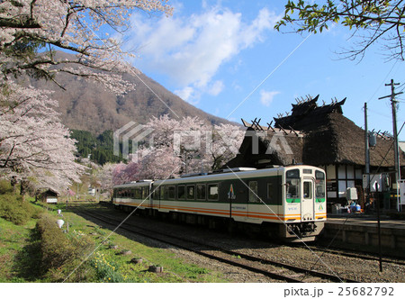 春の湯野上温泉駅 25682792