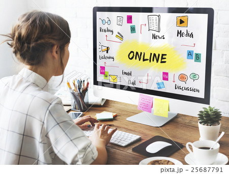 Online Social Media Networking Connecting Concept Online Social Media Networking Connecting Concept 25687791