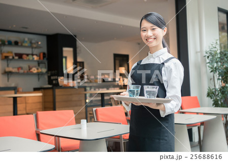 shopping complex　　　　　撮影協力：TENOHA DAIKANYAMA 25688616