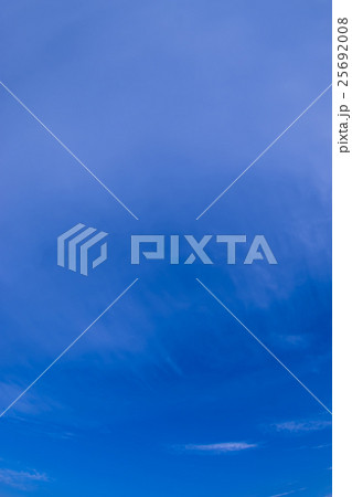 10月の朝の空と雲と橋(レタッチでより青く)縦 10月の朝の空と雲と橋(レタッチでより青く)縦 25692008