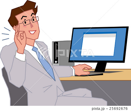 デスクトップPCを使う中年ビジネスマン 25692676