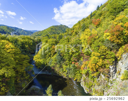 定山渓の紅葉 空撮 定山渓の紅葉 空撮 25692962
