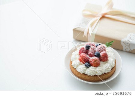 タルトと贈り物 タルトと贈り物 25693676