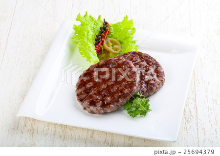 Grilled burger cutlet 25694379