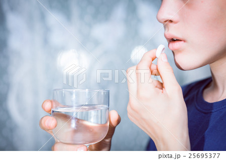 Portrait of young woman doctor  25695377