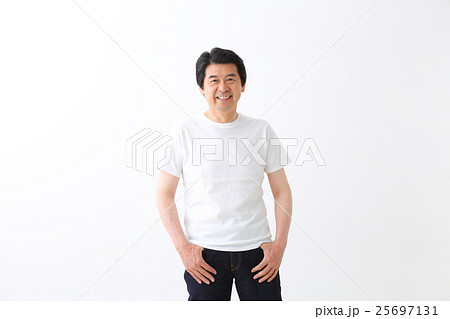 ミドル男性　ポートレート 25697131