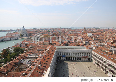 サンマルコ広場の風景 25698410