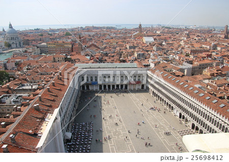 サンマルコ広場の風景 25698412