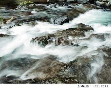 津江の渓流 25705711