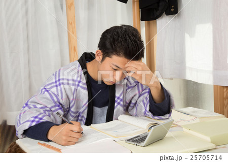 冬の受験勉強イメージ 25705714