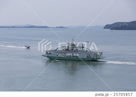 牛窓港を出るフェリー 牛窓港を出るフェリー 25705857