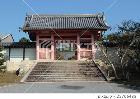 京都　仁和寺　中門 25706438