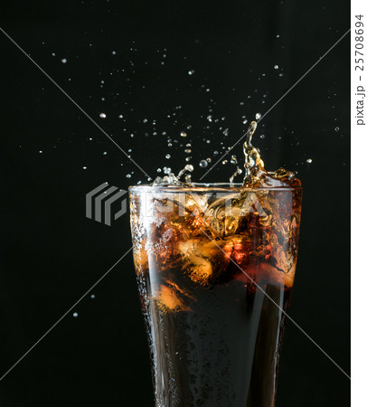 cola splash 25708694