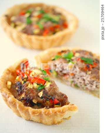 ミートパイ風キッシュ　　カット画像 25709464